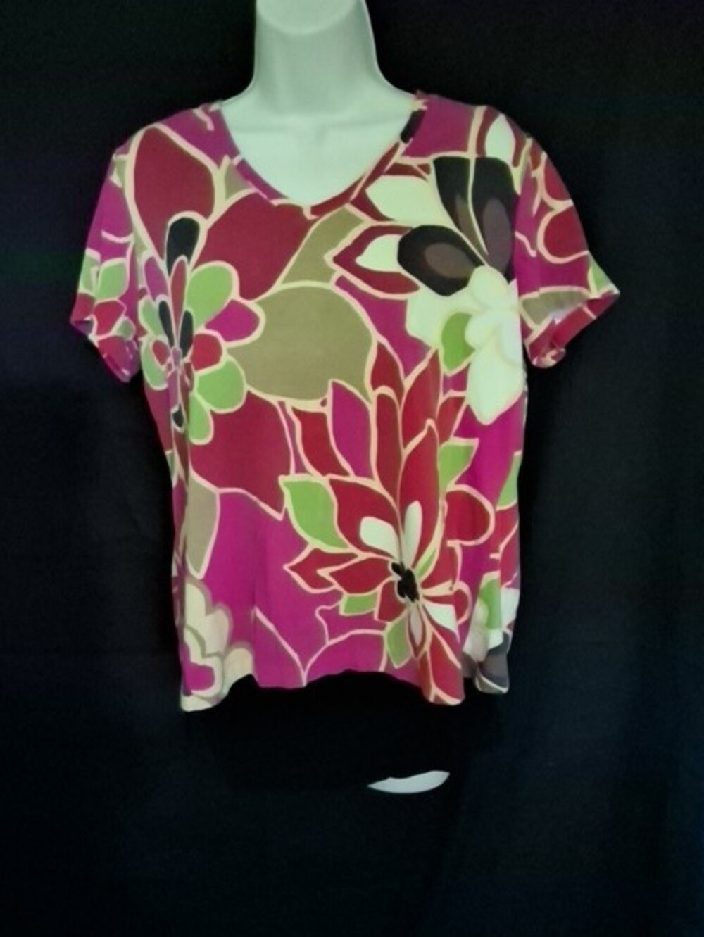Chico's Magenta Green Floral V-Neck Short Sleeve Top Size 3 / M